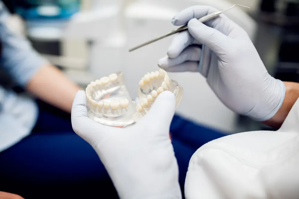 zubné korunky, zubné mostíky, zubné fazety, protetika, estetická stomatológia, snímateľné náhrady zubov, protézy,